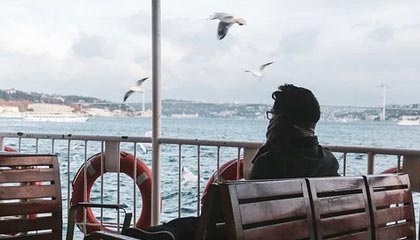 爱游戏tv-法荷对决！浪漫骑士VS郁金香舰队，谁能笑傲欧洲之巅？