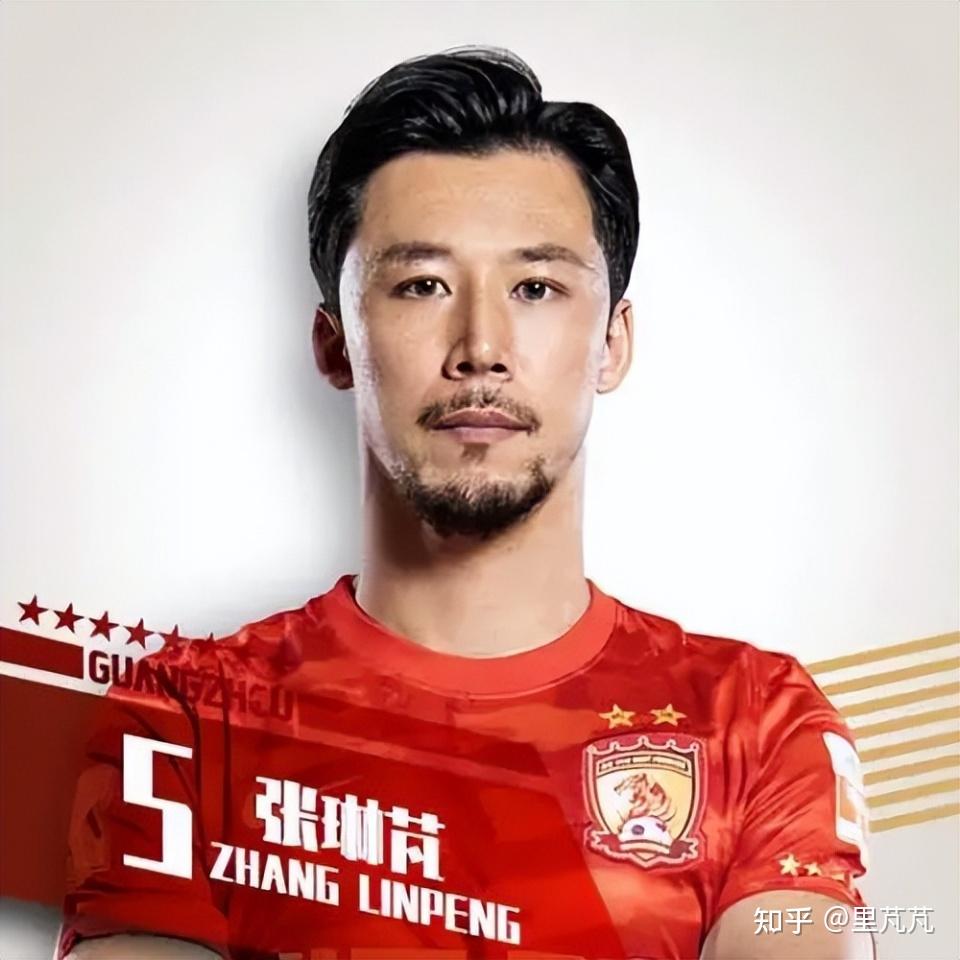 关于球队换帅，新教练上任即展现决心的信息