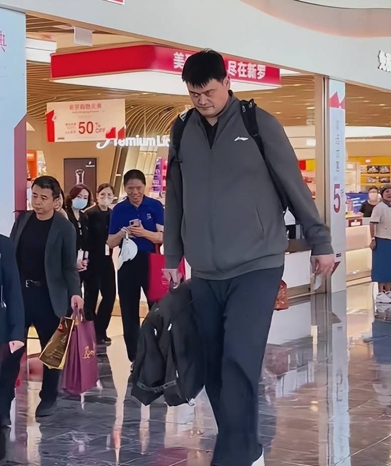 爱游戏体育-篮球明星联赛五棵松揭幕姚明广场掀起热潮的简单介绍