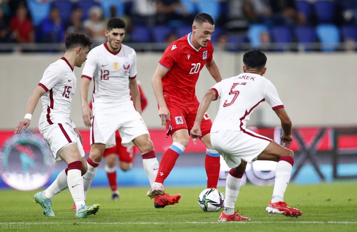 斯洛文尼亚主场战平匈牙利,晋级形势变数突出 斯洛文尼亚主场战平匈牙利,晋级形势变数突出