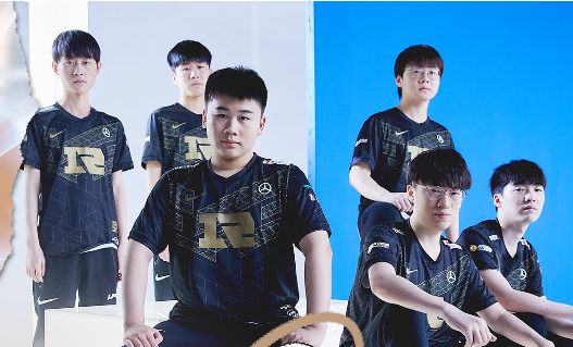 爱游戏-RNG力克EG，Caps成为全场焦点八强赛2:0（巴黎）