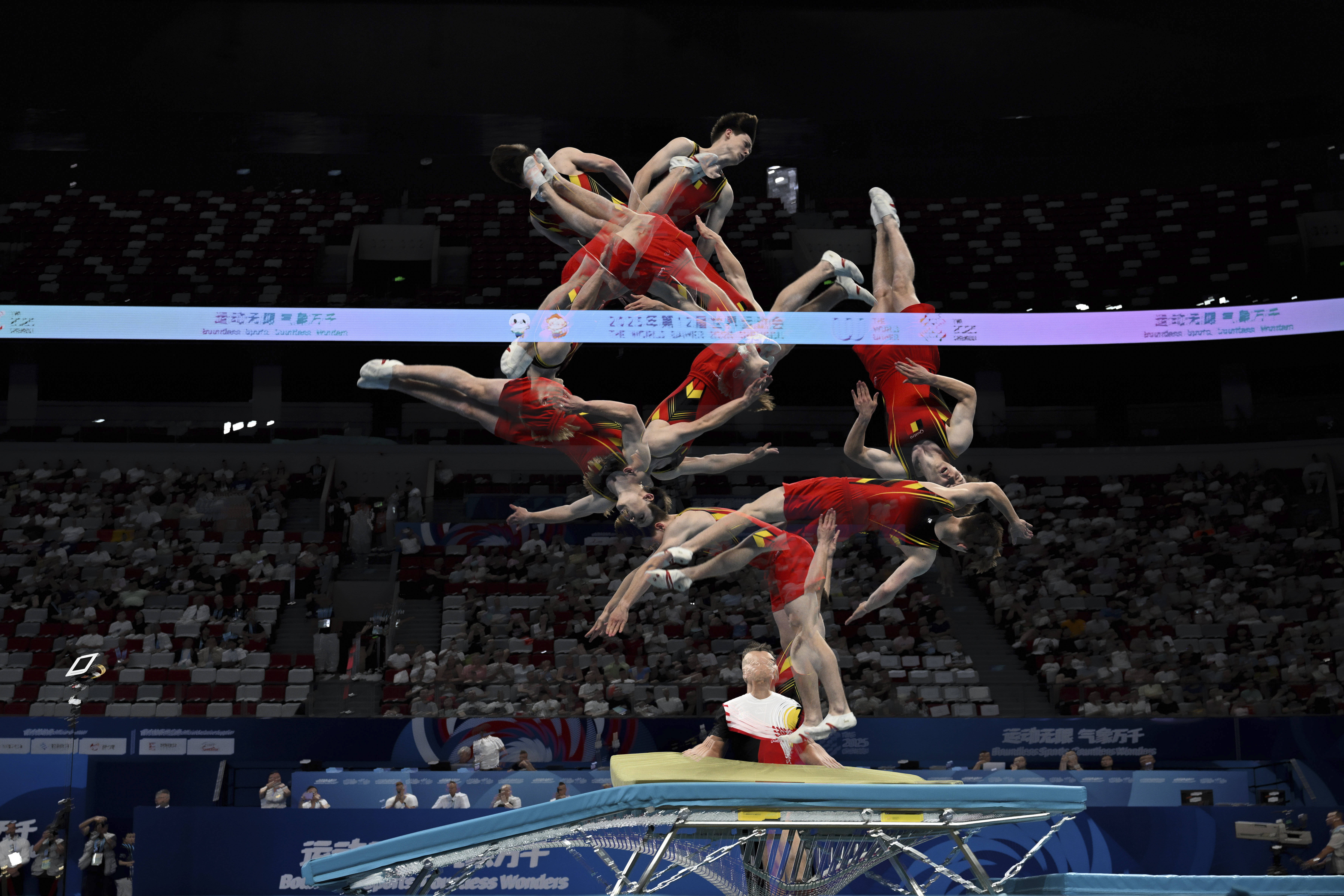 爱游戏tv-蹦床比赛难度大选手实力过关