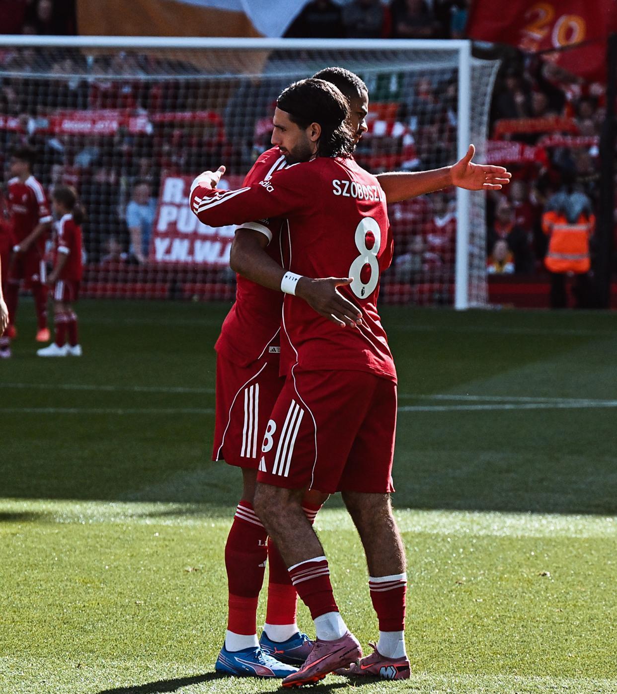 爱游戏官方入口-那不勒斯鏖战阿森纳，萨内带队取胜