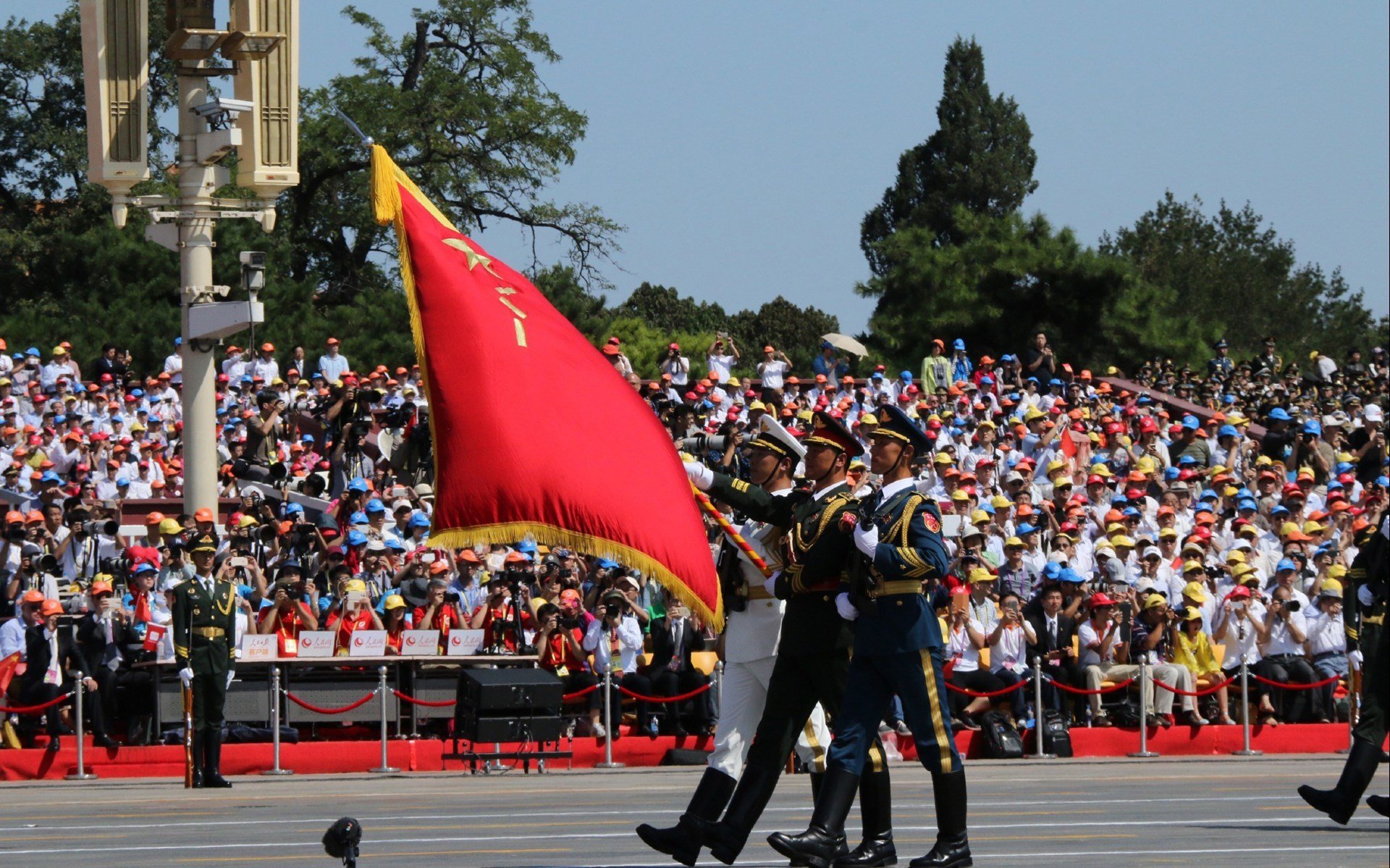 爱游戏大厅-莱奥，喀麦隆对阵利物浦的节奏大师，用双脚指挥交响乐